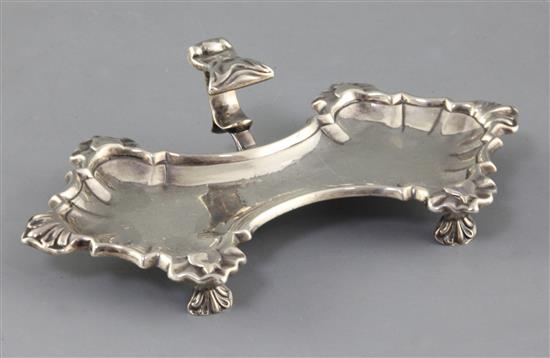 A George II silver waisted snuffers stand by William Gould, 10 oz.